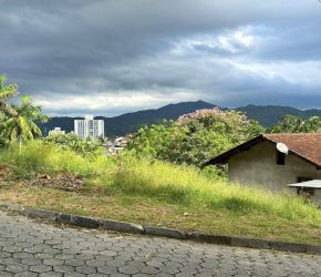 Terreno no Bairro Velha em Blumenau com 444 m² - TE0867