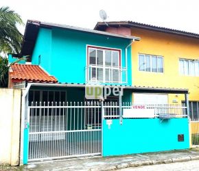 Casa no Bairro Bombas em Bombinhas com 2 Dormitórios e 123 m² - SO0004
