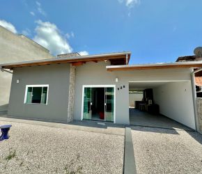 Casa no Bairro Bombas em Bombinhas com 3 Dormitórios (1 suíte) e 120 m² - CA0001