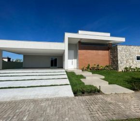 Casa no Bairro Centro em Camboriú com 4 Dormitórios (4 suítes) e 370 m² - 4401268