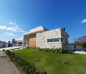 Casa no Bairro Centro em Camboriú com 4 Dormitórios (4 suítes) e 370 m² - 4401268