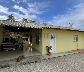 Casa no Bairro Areão em Canelinha com 2 Dormitórios e 90 m² - 1036