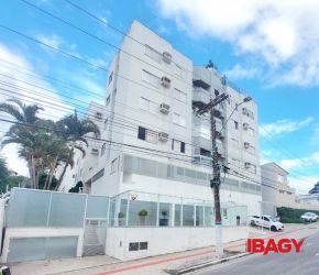 Apartamento no Bairro Abraão em Florianópolis com 3 Dormitórios (1 suíte) e 99.02 m² - 118122