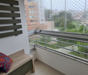 Apartamento no Bairro Abraão em Florianópolis com 3 Dormitórios (1 suíte) - A3225