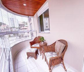 Apartamento no Bairro Agronômica em Florianópolis com 3 Dormitórios (1 suíte) - 411167