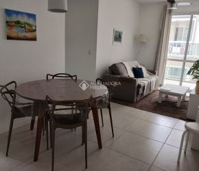 Apartamento no Bairro Campeche em Florianópolis com 3 Dormitórios (1 suíte) - 459569