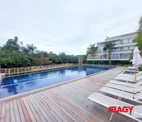 Apartamento no Bairro Campeche em Florianópolis com 3 Dormitórios (1 suíte) e 983 m² - 123367