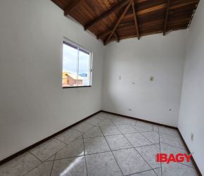 Apartamento no Bairro Campeche em Florianópolis com 1 Dormitórios - 123627