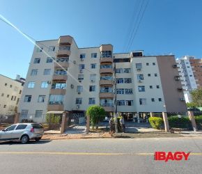Apartamento no Bairro Canto em Florianópolis com 3 Dormitórios (1 suíte) e 101.94 m² - 86198