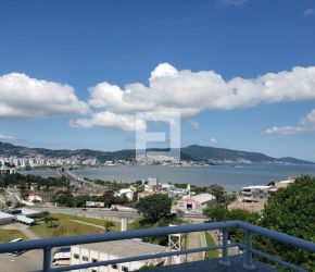 Apartamento no Bairro Capoeiras em Florianópolis com 3 Dormitórios (1 suíte) e 126 m² - 4571