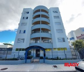 Apartamento no Bairro Capoeiras em Florianópolis com 3 Dormitórios (1 suíte) e 109.01 m² - 119834