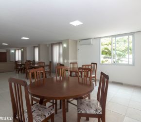 Apartamento no Bairro Capoeiras em Florianópolis com 3 Dormitórios (3 suítes) - 442277