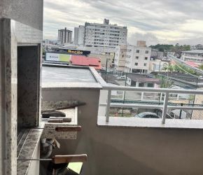 Apartamento no Bairro Capoeiras em Florianópolis com 3 Dormitórios (1 suíte) - 463460