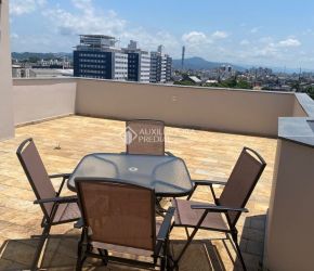 Apartamento no Bairro Capoeiras em Florianópolis com 3 Dormitórios (1 suíte) - 463507