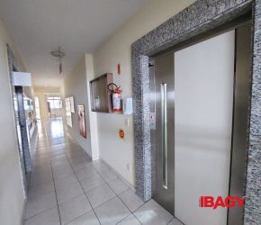 Apartamento no Bairro Capoeiras em Florianópolis com 3 Dormitórios (1 suíte) e 143 m² - 123240
