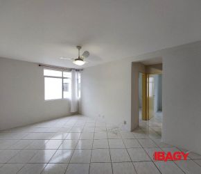 Apartamento no Bairro Carvoeira em Florianópolis com 2 Dormitórios e 69 m² - 117990