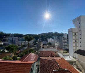 Apartamento no Bairro Carvoeira em Florianópolis com 3 Dormitórios (1 suíte) - A3272