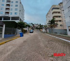 Apartamento no Bairro Carvoeira em Florianópolis com 1 Dormitórios e 47.42 m² - 122449
