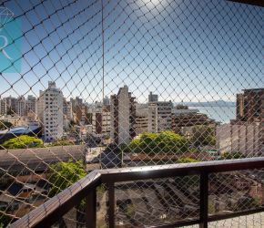Apartamento no Bairro Centro em Florianópolis com 2 Dormitórios (1 suíte) e 77 m² - AP001261