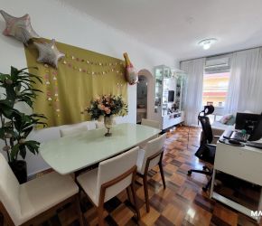 Apartamento no Bairro Centro em Florianópolis com 4 Dormitórios (1 suíte) - 801