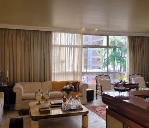 Apartamento no Bairro Centro em Florianópolis com 4 Dormitórios (2 suítes) e 326 m² - AP0825
