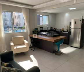 Apartamento no Bairro Centro em Florianópolis com 2 Dormitórios e 69 m² - 20576