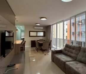 Apartamento no Bairro Centro em Florianópolis com 3 Dormitórios (1 suíte) - 461976