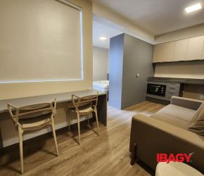 Apartamento no Bairro Centro em Florianópolis com 1 Dormitórios e 39.9 m² - 123819
