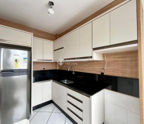 Apartamento no Bairro Centro em Florianópolis com 3 Dormitórios (1 suíte) - 637770