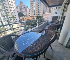 Apartamento no Bairro Centro em Florianópolis com 4 Dormitórios (2 suítes) - 663167