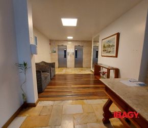 Apartamento no Bairro Centro em Florianópolis com 2 Dormitórios e 70.56 m² - 77708