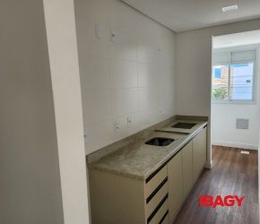 Apartamento no Bairro Ingleses em Florianópolis com 2 Dormitórios (1 suíte) e 64.9 m² - 123843