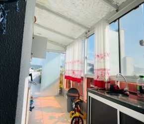 Apartamento no Bairro Ingleses em Florianópolis com 3 Dormitórios (2 suítes) - 697177