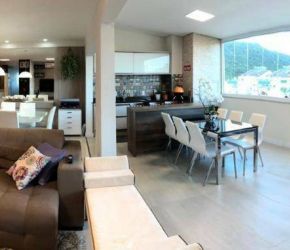 Apartamento no Bairro Ingleses em Florianópolis com 3 Dormitórios (1 suíte) e 202 m² - CO0155