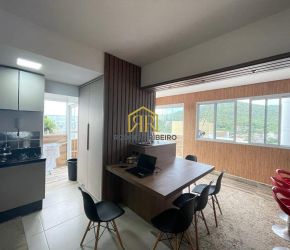 Apartamento no Bairro Itacorubí em Florianópolis com 3 Dormitórios (3 suítes) - CA36