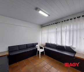 Apartamento no Bairro Itacorubí em Florianópolis com 3 Dormitórios e 63 m² - 123108