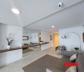 Apartamento no Bairro Itacorubí em Florianópolis com 4 Dormitórios (1 suíte) e 100 m² - 123661
