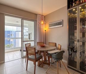 Apartamento no Bairro Itacorubí em Florianópolis com 3 Dormitórios (1 suíte) - 2171