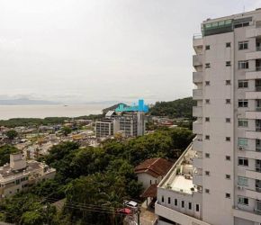 Apartamento no Bairro Itacorubí em Florianópolis com 3 Dormitórios (1 suíte) - 2553