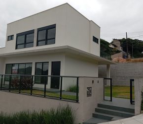 Apartamento no Bairro João Paulo em Florianópolis com 3 Dormitórios (3 suítes) - 470732