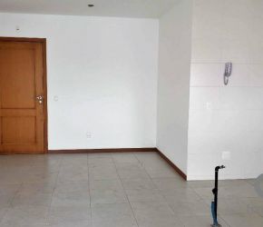 Apartamento no Bairro Pantanal em Florianópolis com 2 Dormitórios (1 suíte) e 72 m² - AP0925