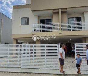 Apartamento no Bairro Ribeirão da Ilha em Florianópolis com 2 Dormitórios (1 suíte) - 401805