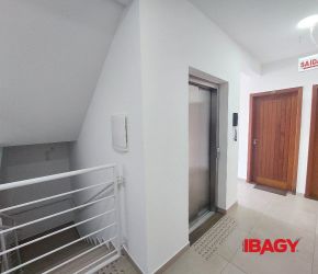 Apartamento no Bairro Ribeirão da Ilha em Florianópolis com 2 Dormitórios (1 suíte) e 65 m² - 123302