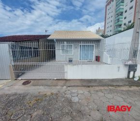 Apartamento no Bairro Trindade em Florianópolis com 1 Dormitórios e 26 m² - 117743