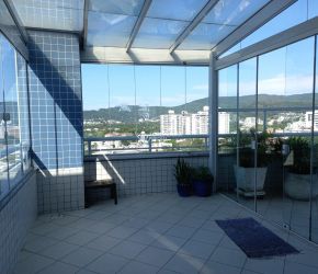 Apartamento no Bairro Trindade em Florianópolis com 3 Dormitórios (2 suítes) - 416712