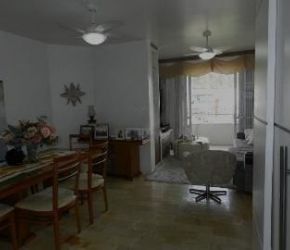 Apartamento no Bairro Trindade em Florianópolis com 3 Dormitórios (1 suíte) - A3372