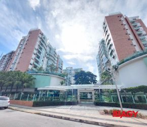 Apartamento no Bairro Trindade em Florianópolis com 2 Dormitórios (1 suíte) e 70 m² - 123804