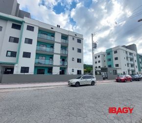Apartamento no Bairro Vargem Grande em Florianópolis com 2 Dormitórios (1 suíte) e 61 m² - 123184