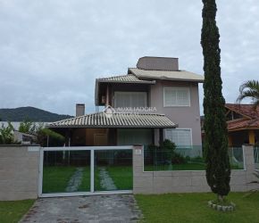Casa no Bairro Açores em Florianópolis com 4 Dormitórios (2 suítes) e 154.09 m² - 428040