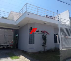 Casa no Bairro Agronômica em Florianópolis com 2 Dormitórios (1 suíte) e 139 m² - CA00393V